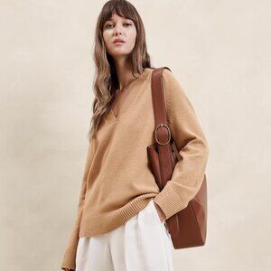 Banana Republic Perfectly Soft V-Neck Sweater